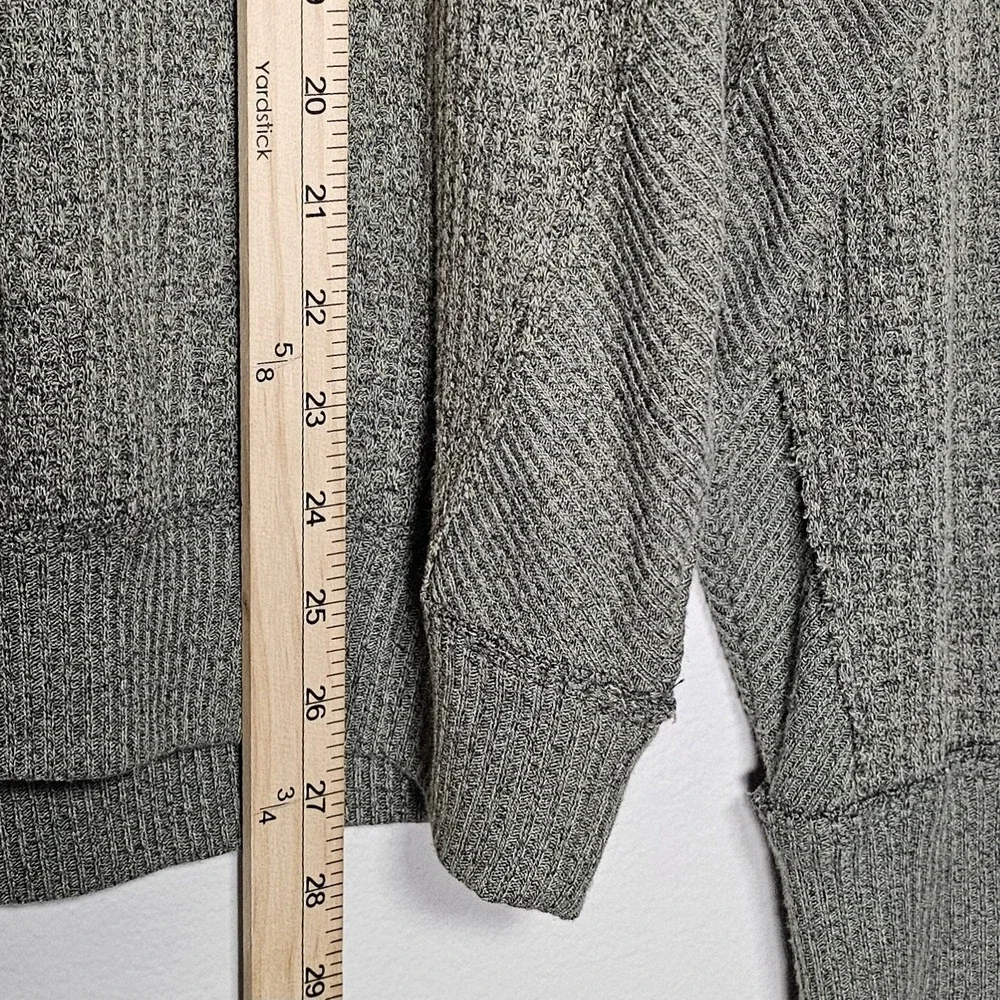 We The Free People Small Waffle Knit V-Neck Top Long Sleeve Olive Green Comfy‎